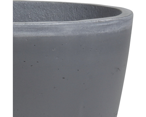 Detailansicht eines Pflanzgefäßes aus Beton