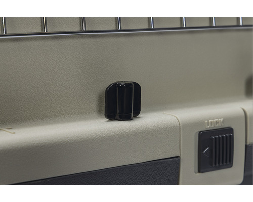 Detailansicht eines Transportbehälter-Verschlusses