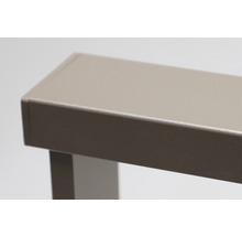 Detailansicht eines Metallmöbels