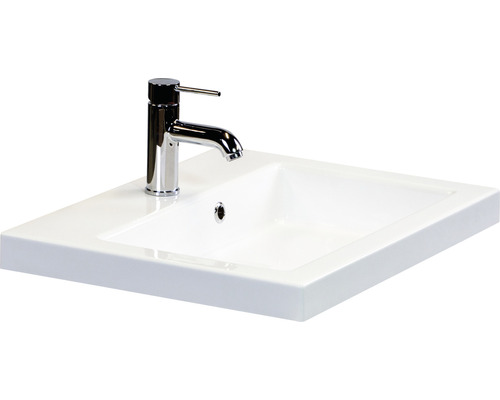 Waschbecken mit Armatur