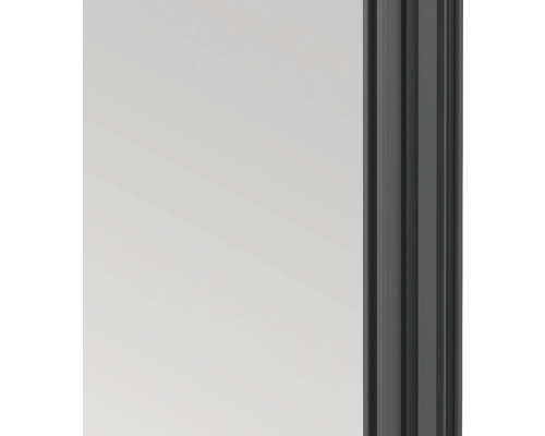 Nahaufnahme eines Fensters mit Rollladen