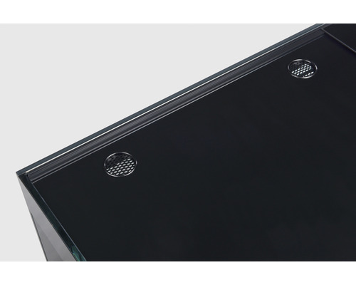 Vue détaillée d''un aquarium avec couvercle en verre et ouvertures d''aération