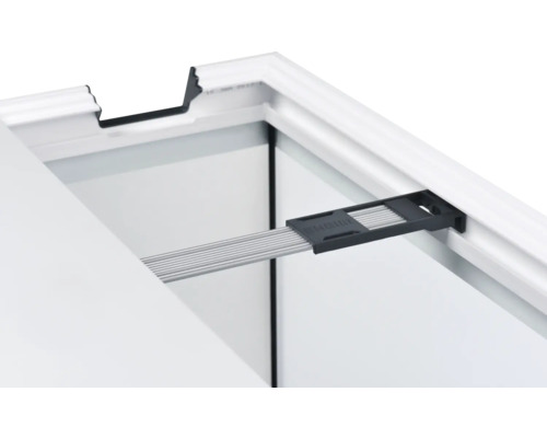 Detailansicht eines Aquariumrahmens mit Abdeckung