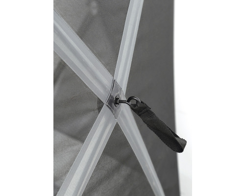 Detailansicht eines Pavillons mit Öse und Befestigungsband