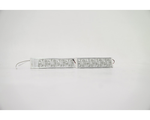 Zwei LED Unterbauleuchten mit Gitter