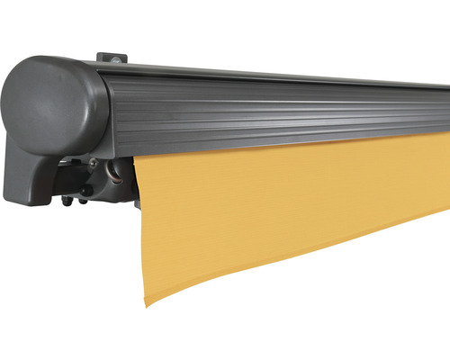 Markise mit gelbem Stoff