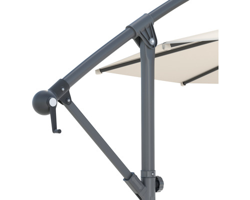 Vue détaillée d''un parasol avec armature en métal