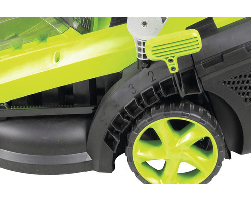 Gros plan d''une tondeuse à gazon avec réglage de la hauteur