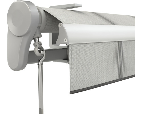 Vue détaillée d''un store banne avec tissu gris et éléments de fixation