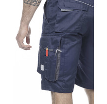 Blaue Arbeitsshorts mit mehreren Taschen, einem roten Stift und einem Inbusschlüssel.