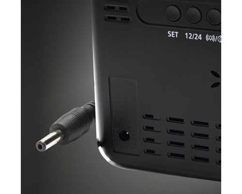 Vue arrière d''une station météo avec connexion pour adaptateur secteur