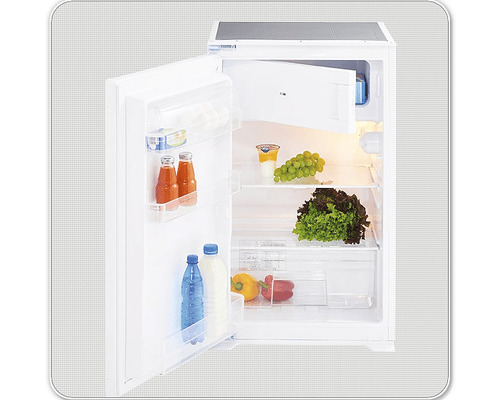 Réfrigérateur ouvert avec des aliments