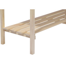 Vue détaillée d''une étagère en bois avec des fonds à lattes