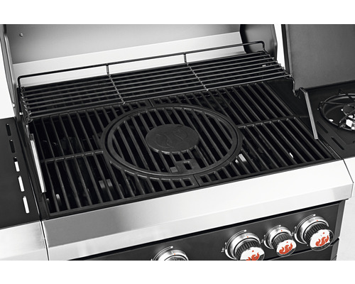 Grill mit Grillrost und Warmhalterost