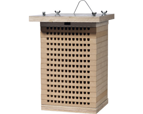 Insektenhotel aus Holz mit Aufhängung