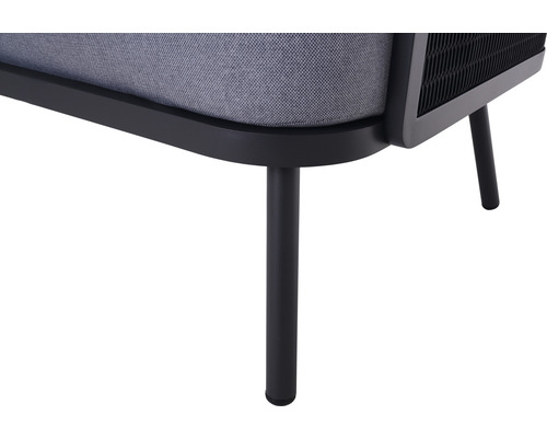 Vue détaillée d''un meuble de salon avec rembourrage et pieds