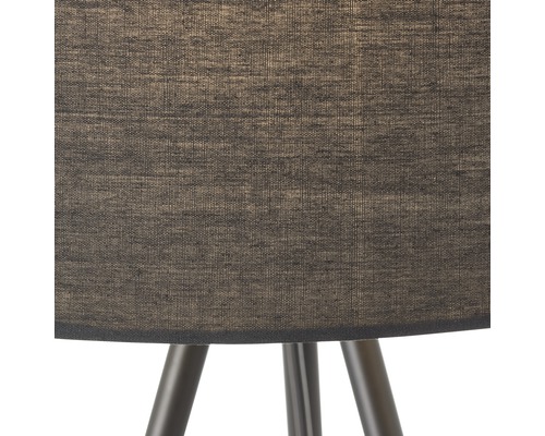 Detailaufnahme einer Stehlampe mit Textilschirm