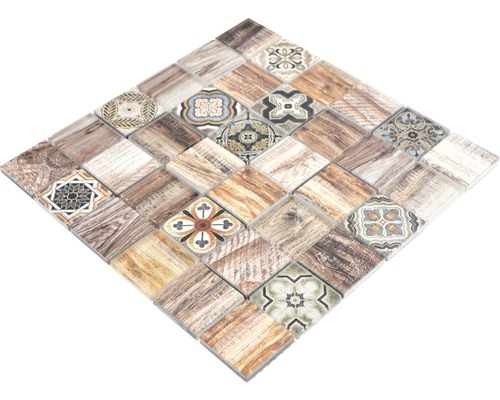 Mosaikfliese mit Holz- und Ornamentmuster
