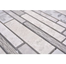Gros plan d''une mosaïque avec des éléments oblongs et carrés