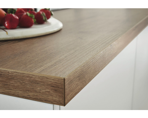 Plan de travail de cuisine en bois avec grain