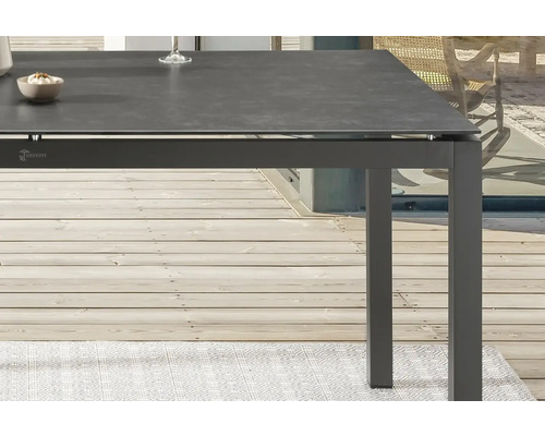 Gartentisch mit Tischplatte und Beinen