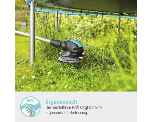 Gardena Akku Trimmer schneidet Gras unter einem Trampolin