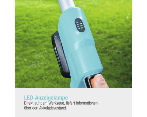 Gardena Akku-Rasentrimmer mit LED-Anzeige für den Akkuladestand.