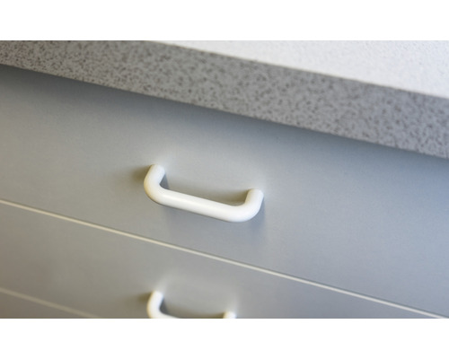 Detailaufnahme von Schubladen mit Griffen