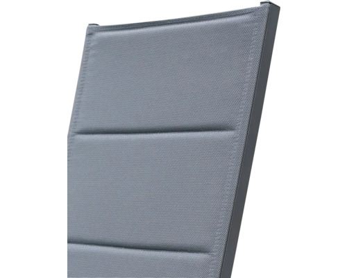 Detailansicht einer gepolsterten Gartenstuhl-Rückenlehne