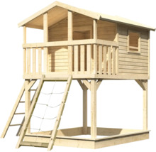 Cabane en bois avec bac à sable et échelle