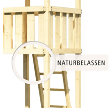 Detailansicht eines naturbelassenen Spielturms mit Leiter