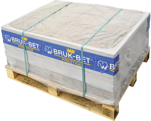 Ein Stapel Pflastersteine der Marke Bruk-Bet Prestige auf einer Palette