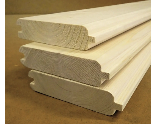 Trois planches profilées en bois