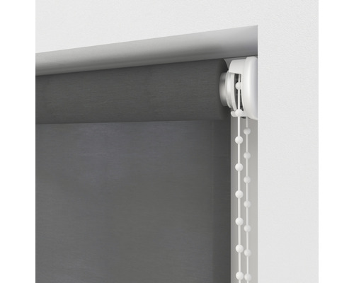 Store enrouleur gris avec chaînette pour la décoration de fenêtre