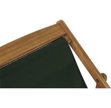 Detailansicht einer Holzliege mit Stoffbezug
