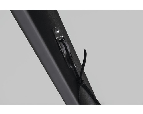 Vue détaillée d''un palan sur un mât de parasol