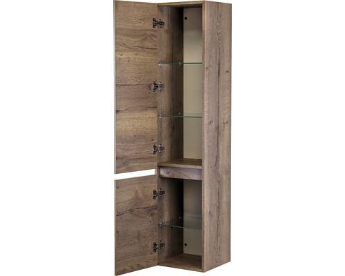 Armoire haute avec porte ouverte et étagères en verre pour salle de bain
