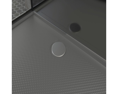 Detailansicht einer Duschwanne mit Ablauf