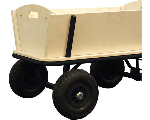 Holzbollerwagen mit vier Rädern
