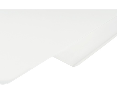 Gros plan d''un receveur de douche blanc