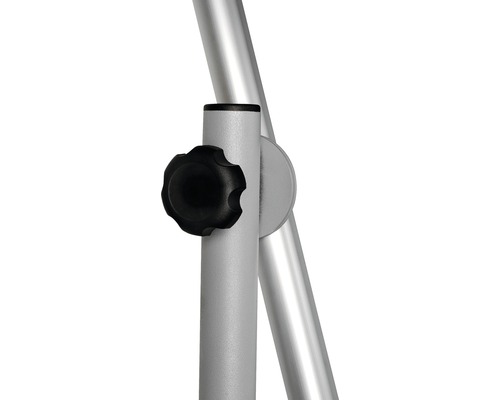 Detailansicht eines Stativs mit Stellschraube.