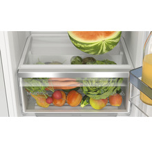 Réfrigérateur avec MultiBox XL rempli de fruits et légumes