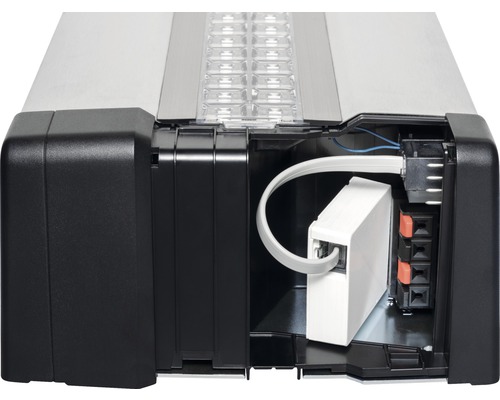 Detailansicht einer geöffneten Garagentorantriebssteuerung