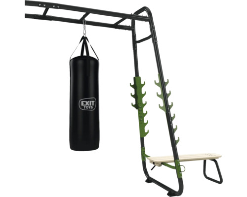 Spielplatz mit Boxsack und Sprossenwand