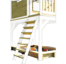 Vue détaillée d''une cabane de jeux avec escalier en bois et bac à sable