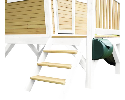 Vue détaillée d''une cabane de jeux en bois avec escalier et boîte aux lettres