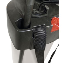 Vue détaillée d''un pulvérisateur de jardin avec bandoulière.