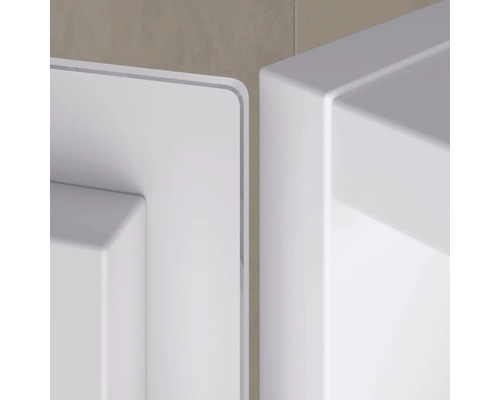 Detailansicht eines weißen Badezimmermöbels