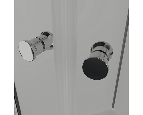 Gros plan sur deux boutons de porte d''une cabine de douche
