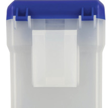 Detailaufnahme einer transparenten Aufbewahrungsbox mit blauem Deckel